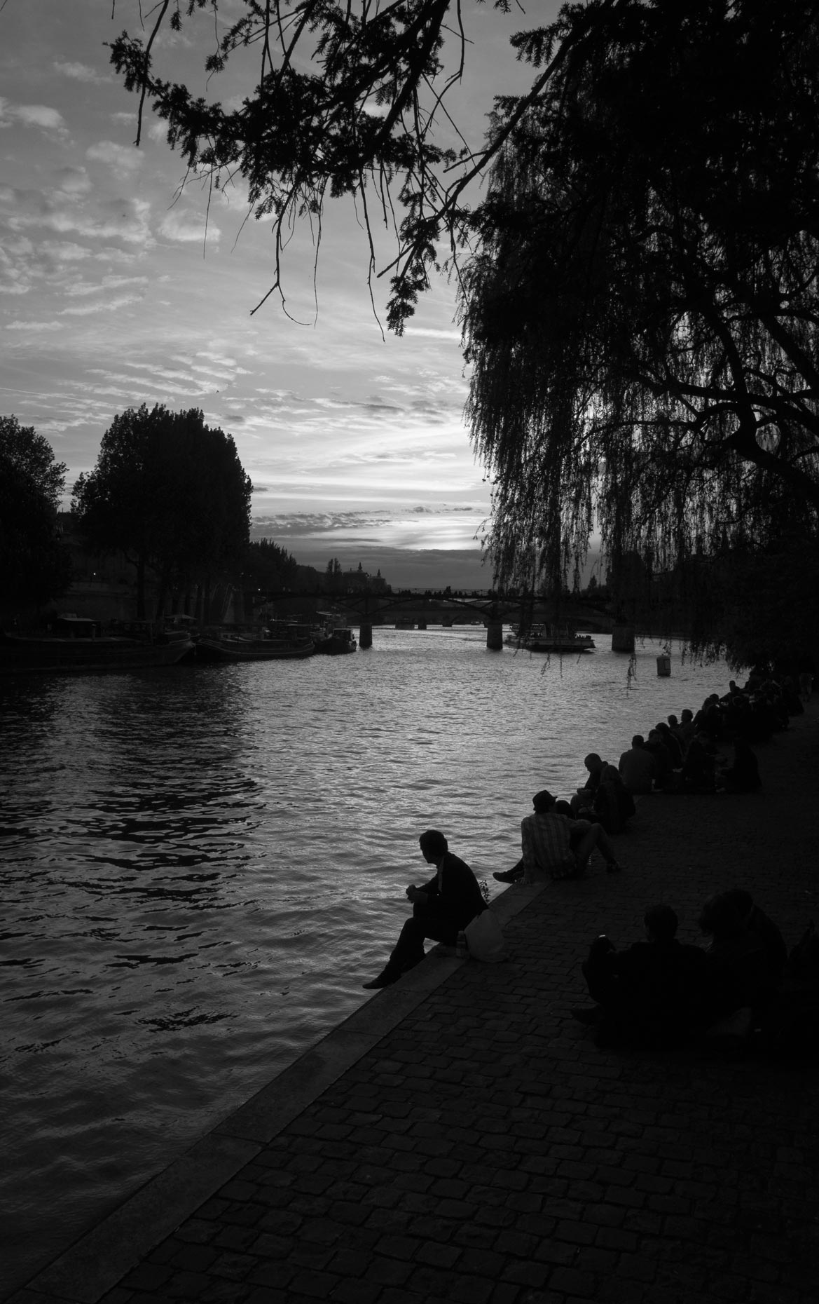 Paris-Photos-Contemplations-on-the-Seine-Laria-Saunders.jpg